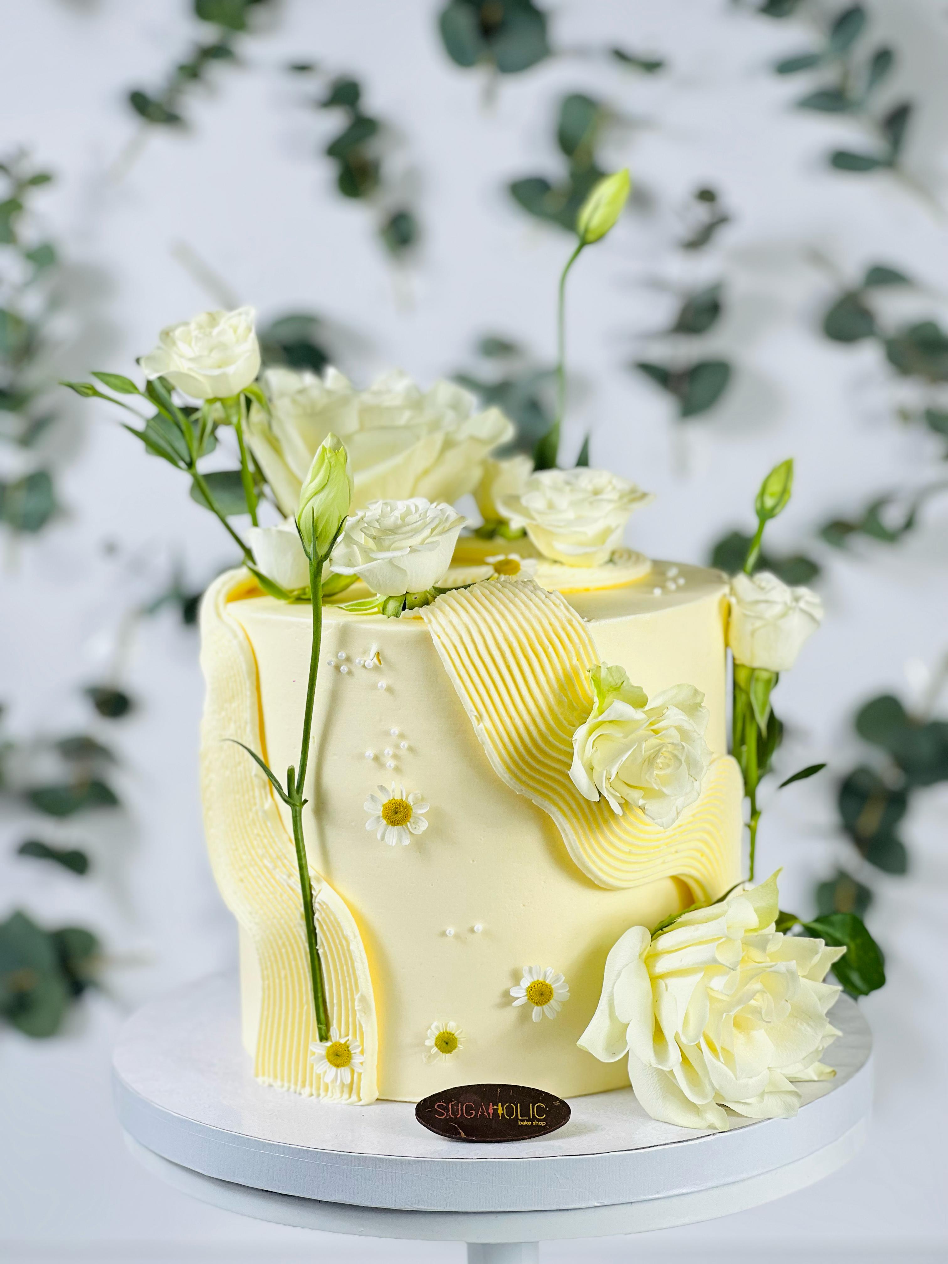 White Glory Floral  Buttercream Cake