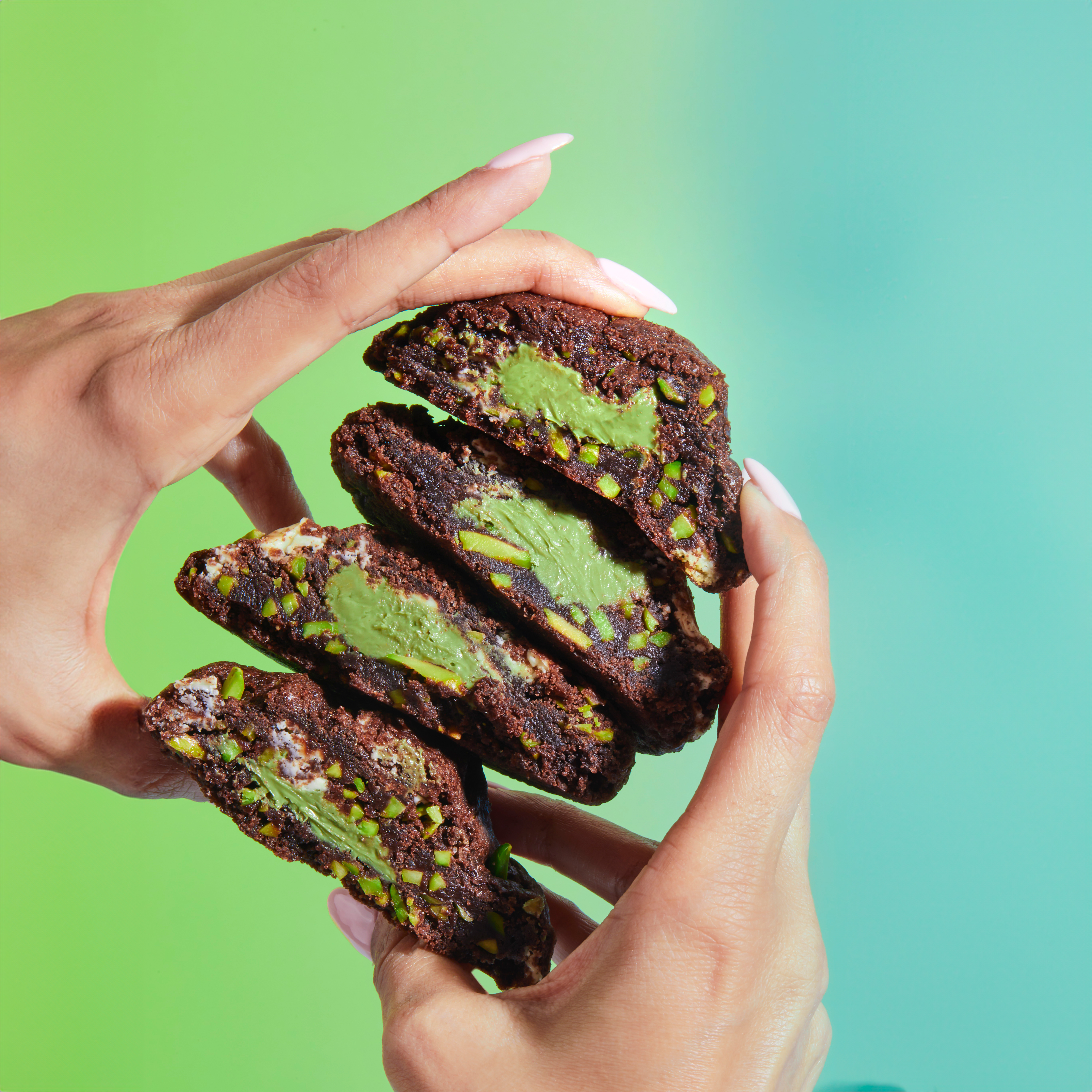Chunky-Choc-Pistachio-Cookie