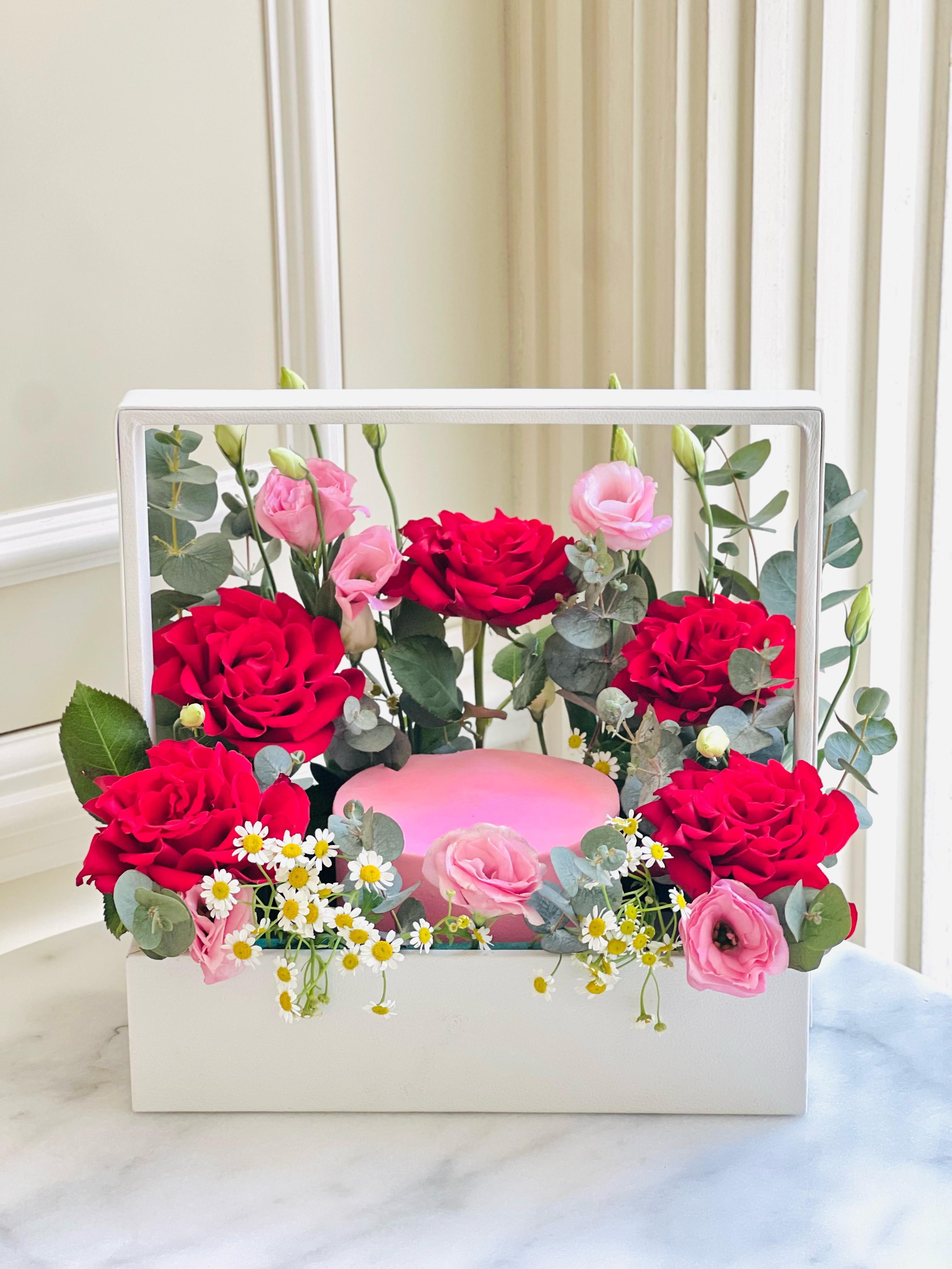 Bloom Brilliance Floral Cake Tray
