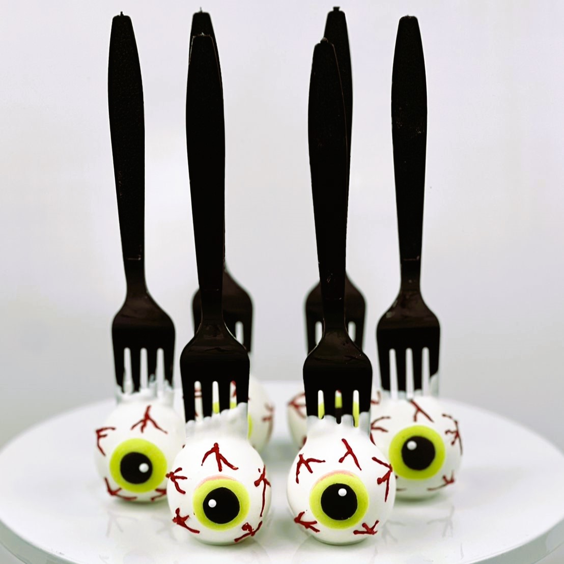 Eyeball Cakepop